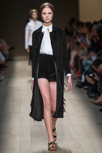 Look 34